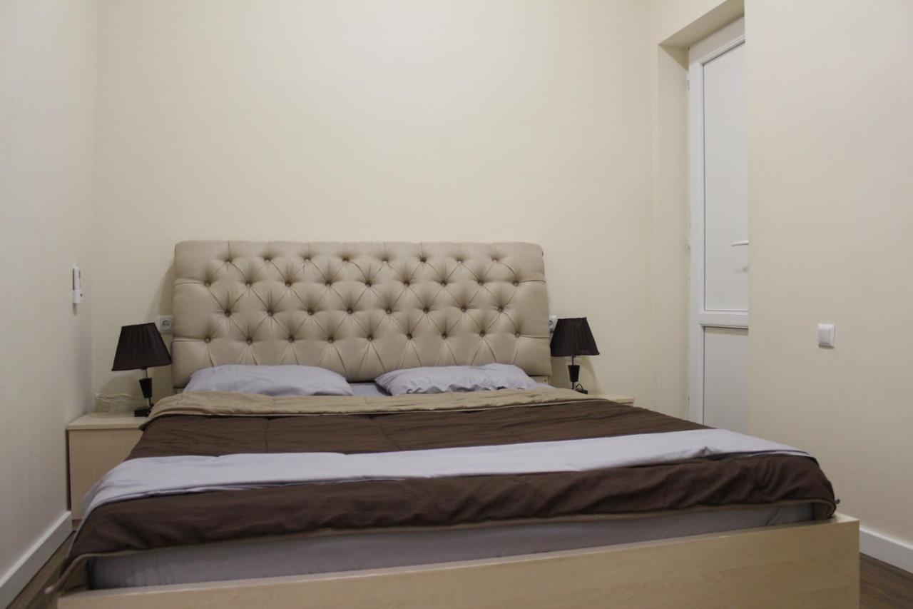 Brok'S Hotel Tbilisi Buitenkant foto